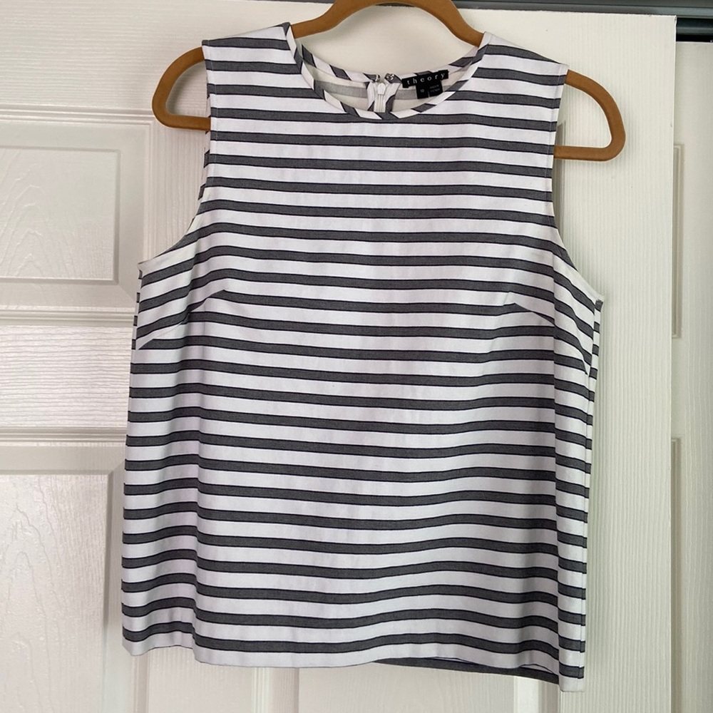 THEORY SIZE 10 WHITE, GREY, BLACK STRIPE TOP. Zipper back